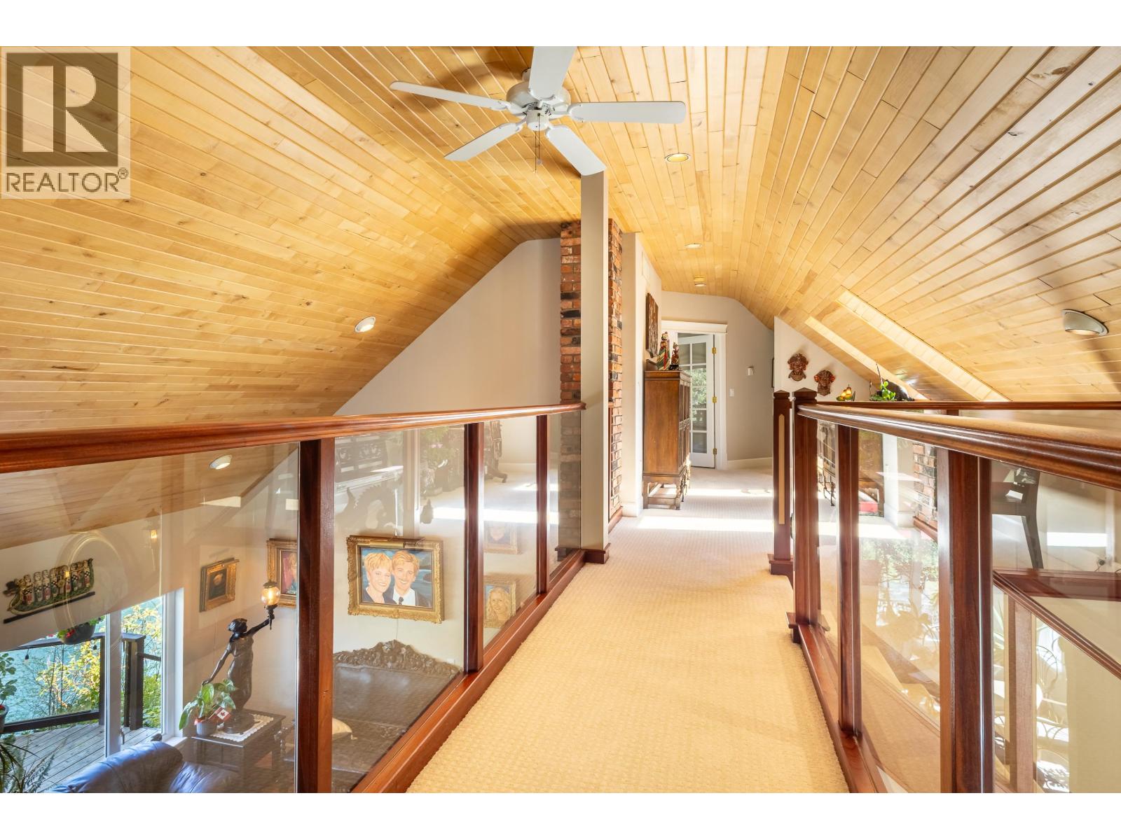 10040 WESCAN ROAD, Halfmoon Bay