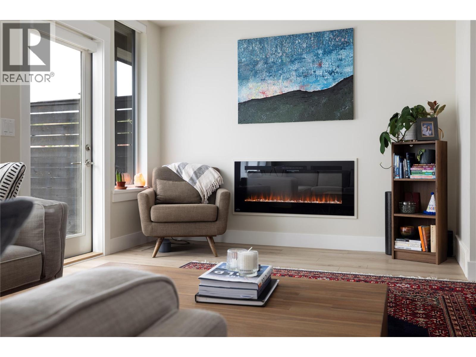 8 12798 Lake Hill Drive, Lake Country