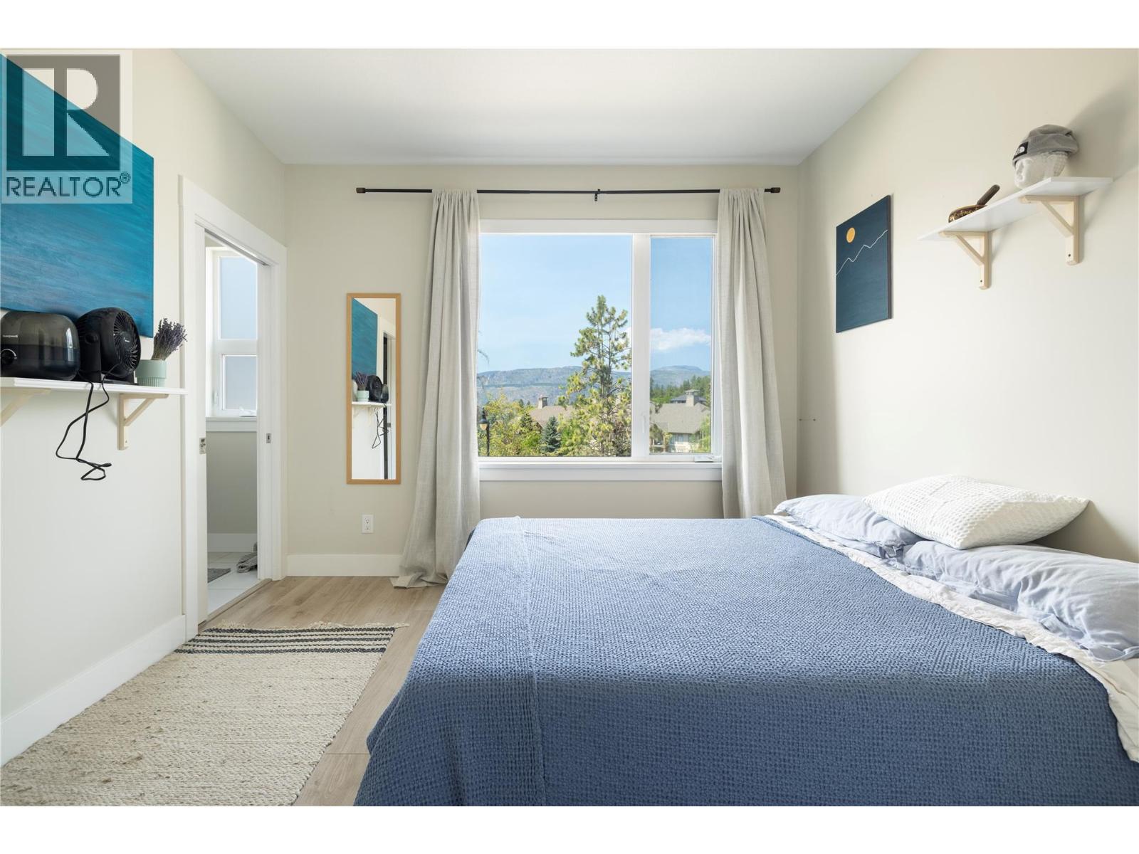 8 12798 Lake Hill Drive, Lake Country