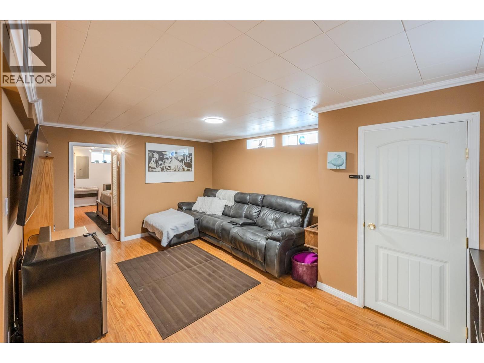 6437 BADGER Street, Oliver