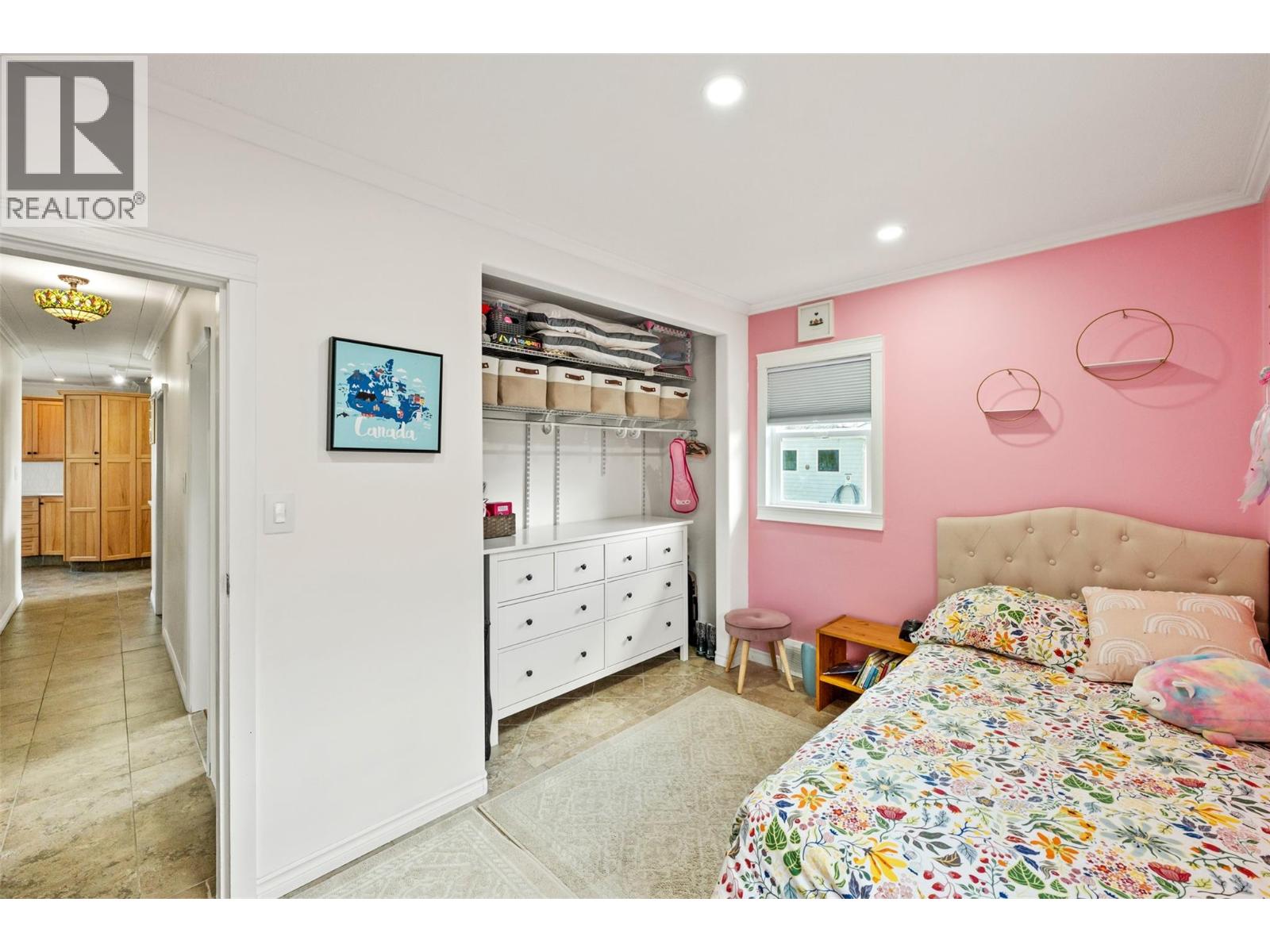 6437 BADGER Street, Oliver