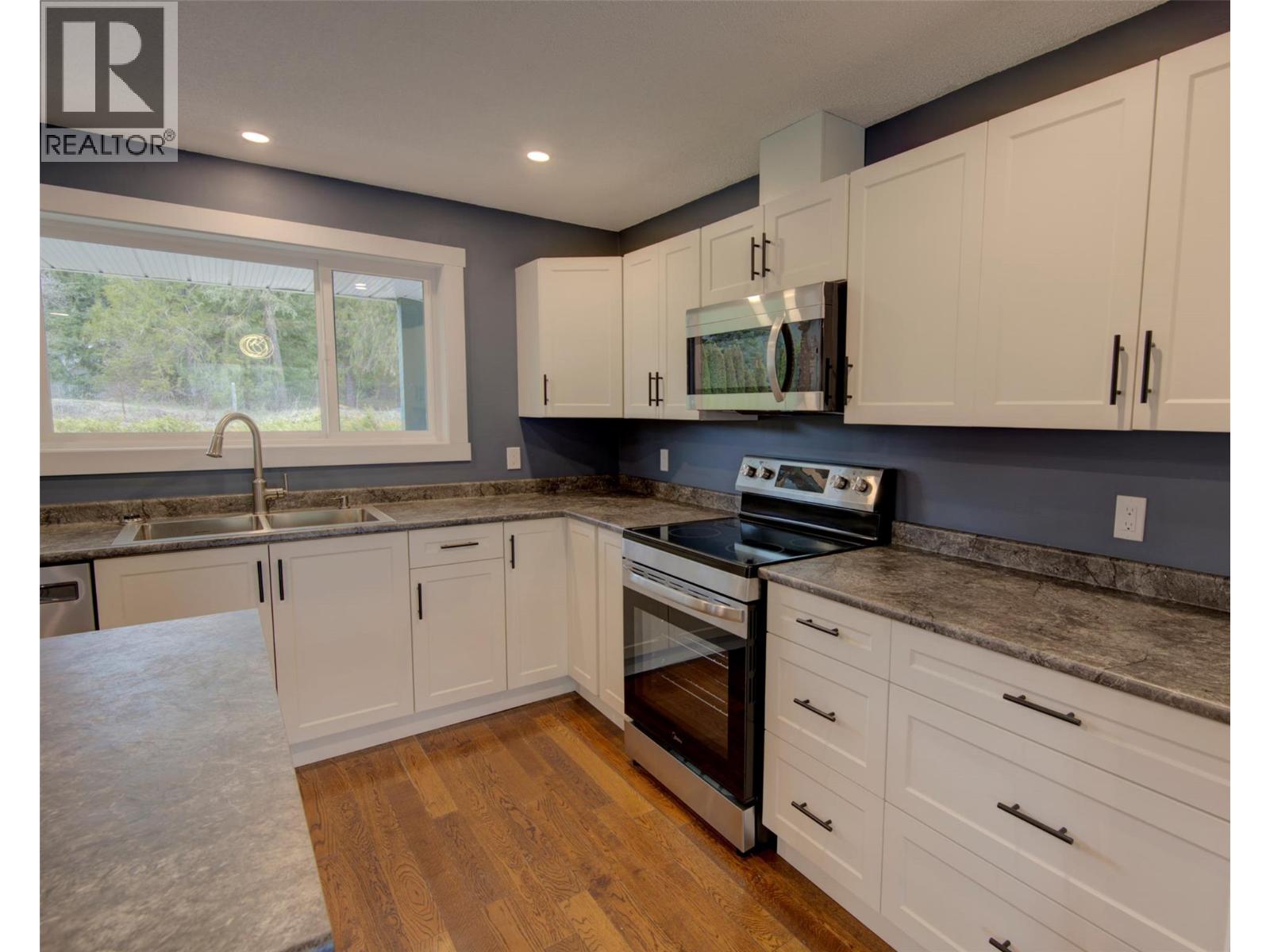 2755 Balsam Lane - 8