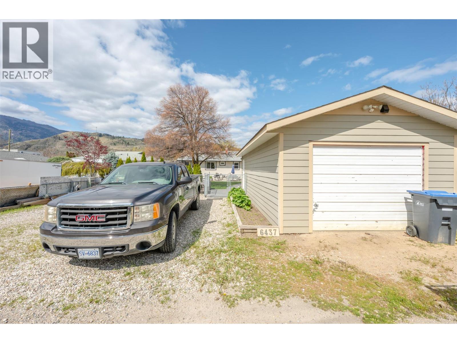 6437 BADGER Street, Oliver