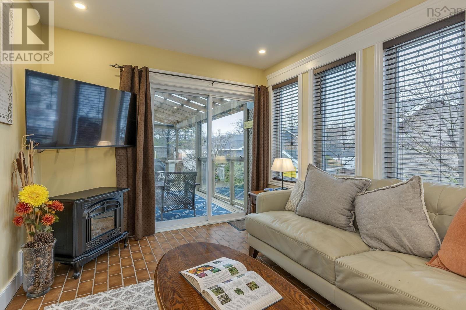 Property 15 of 45 of 21 Lawnsdale Drive