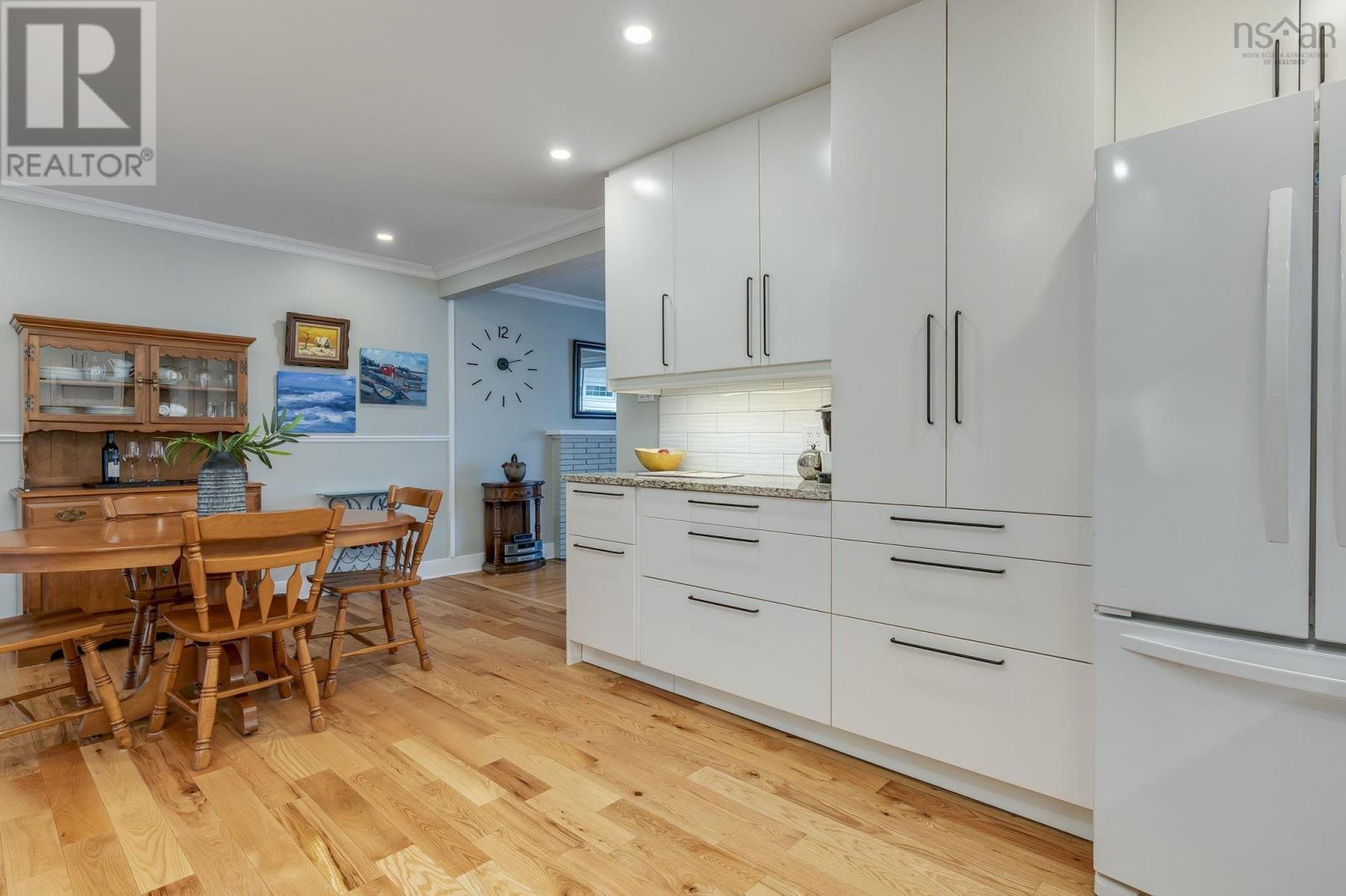 Property 10 of 45 of 21 Lawnsdale Drive