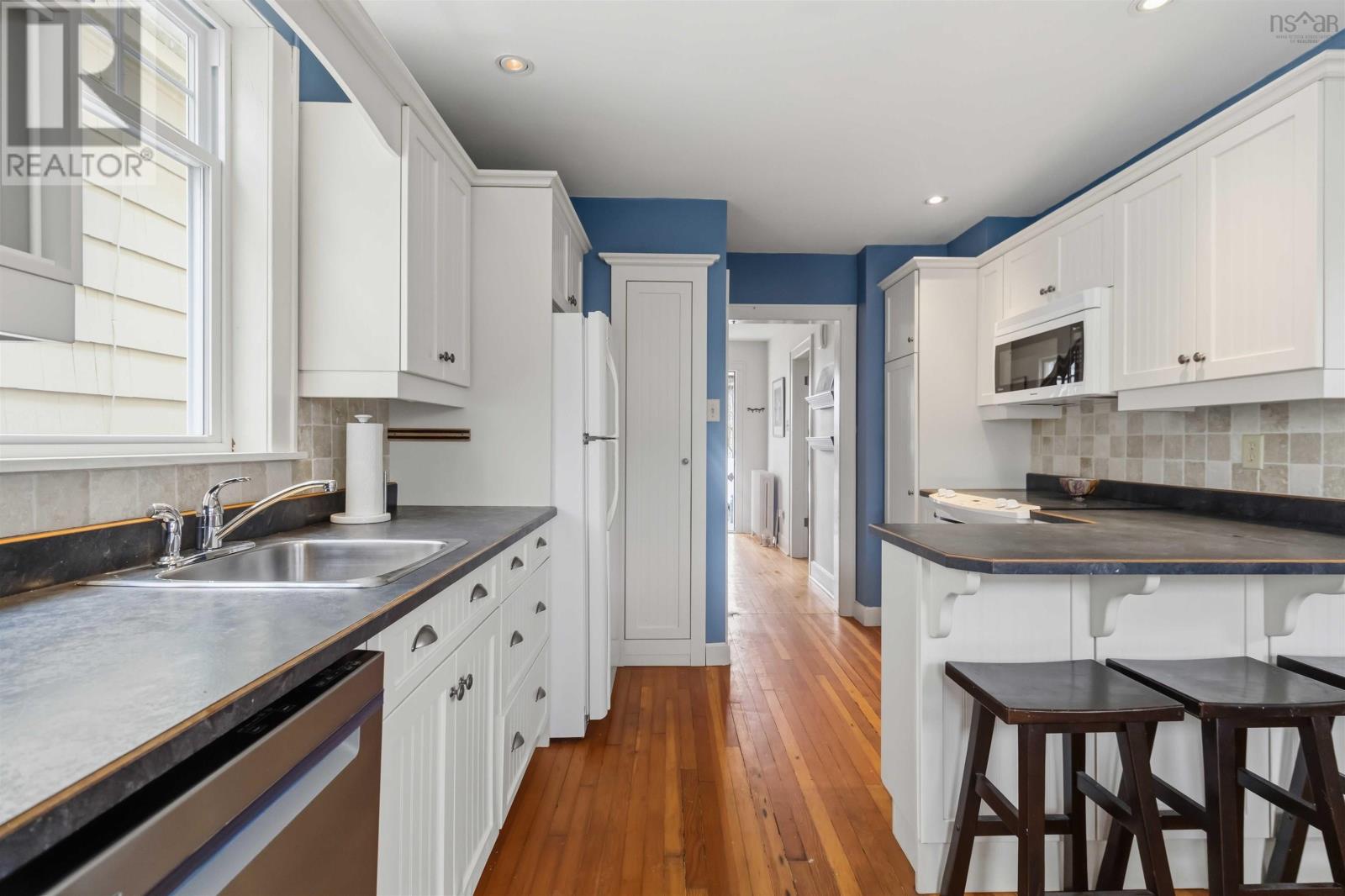 Property 20 of 49 of 1662 Walnut Street