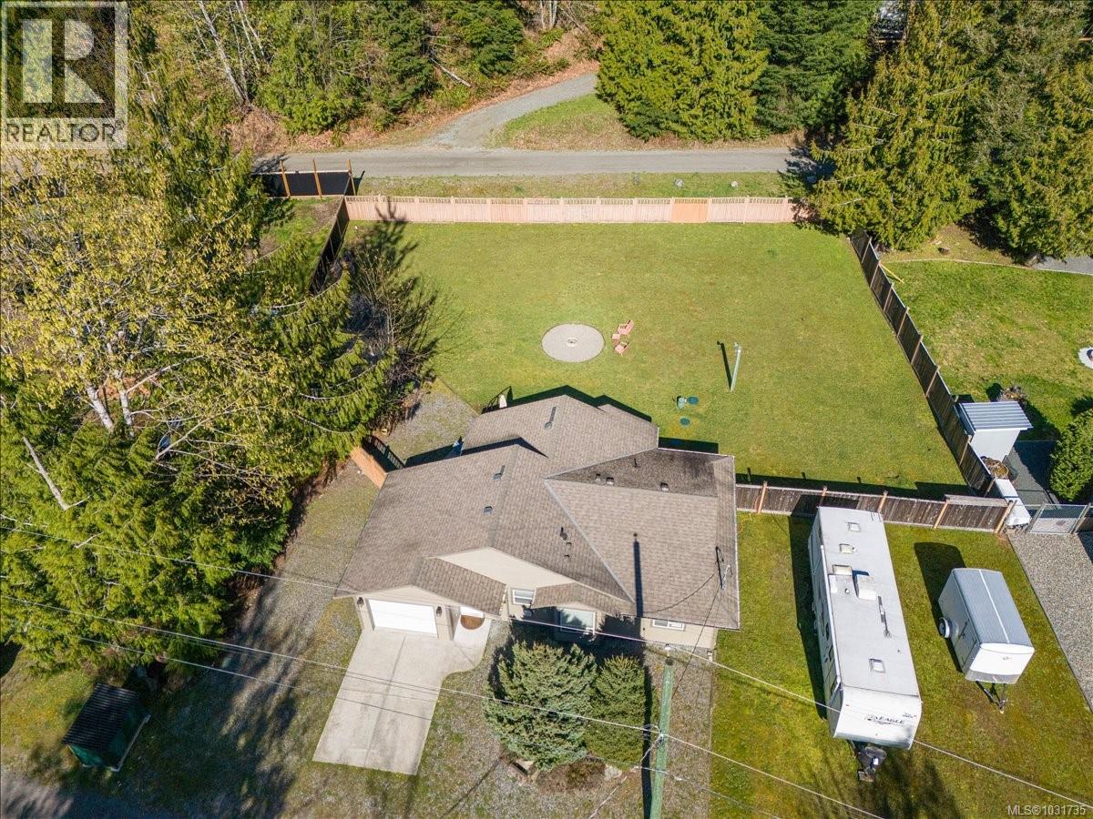 1765 Cameron Cres - 2