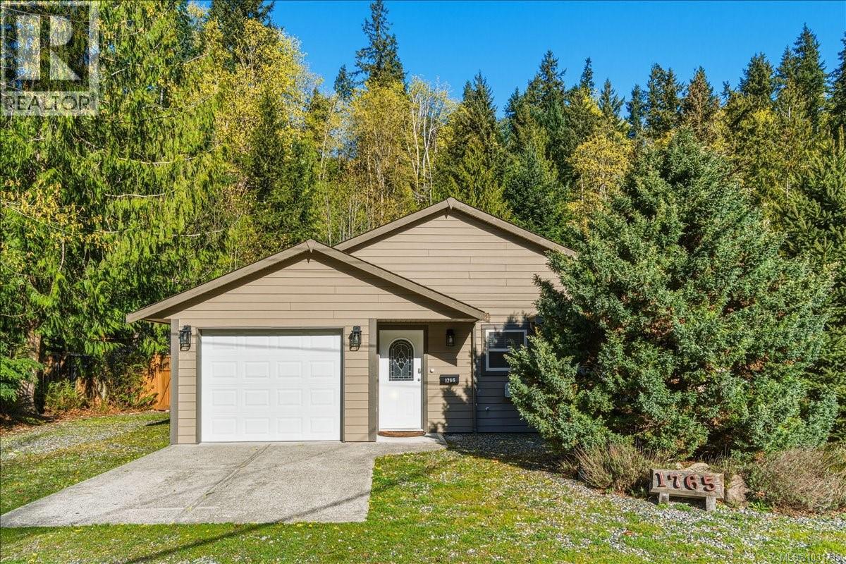 1765 Cameron Cres - 3