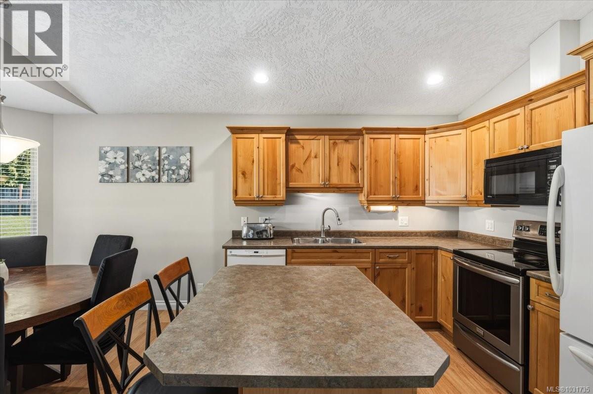1765 Cameron Cres - 5
