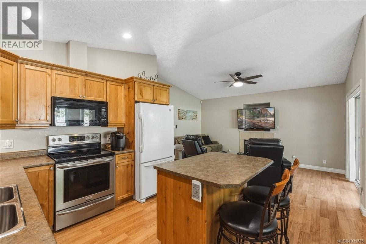 1765 Cameron Cres - 6