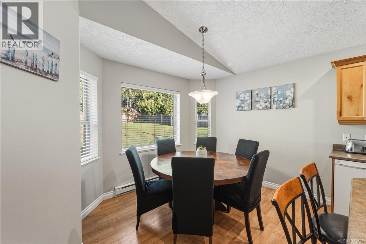 1765 Cameron Cres - 7