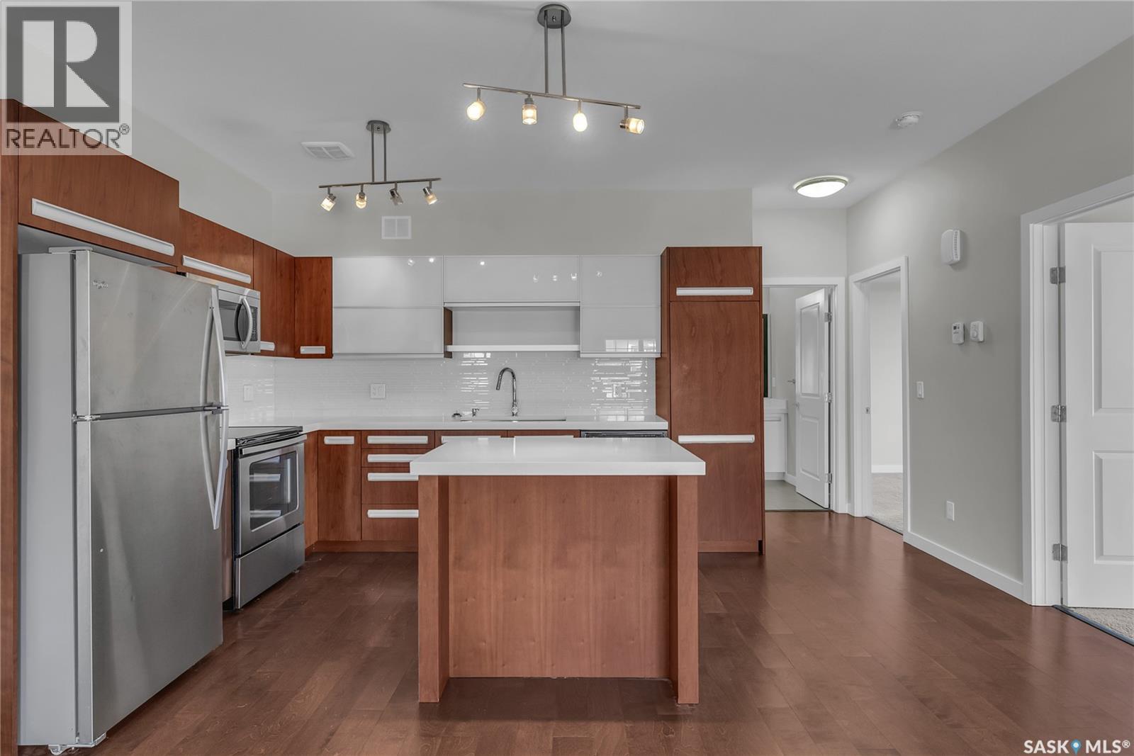 #304 2315 McClocklin ROAD - 5