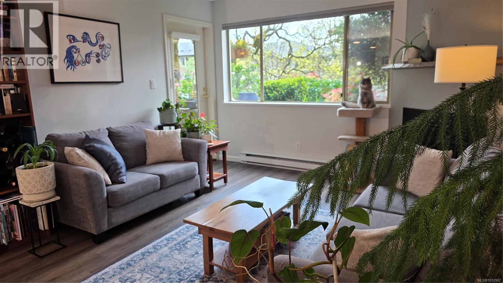 101 3400 Quadra Street, Saanich