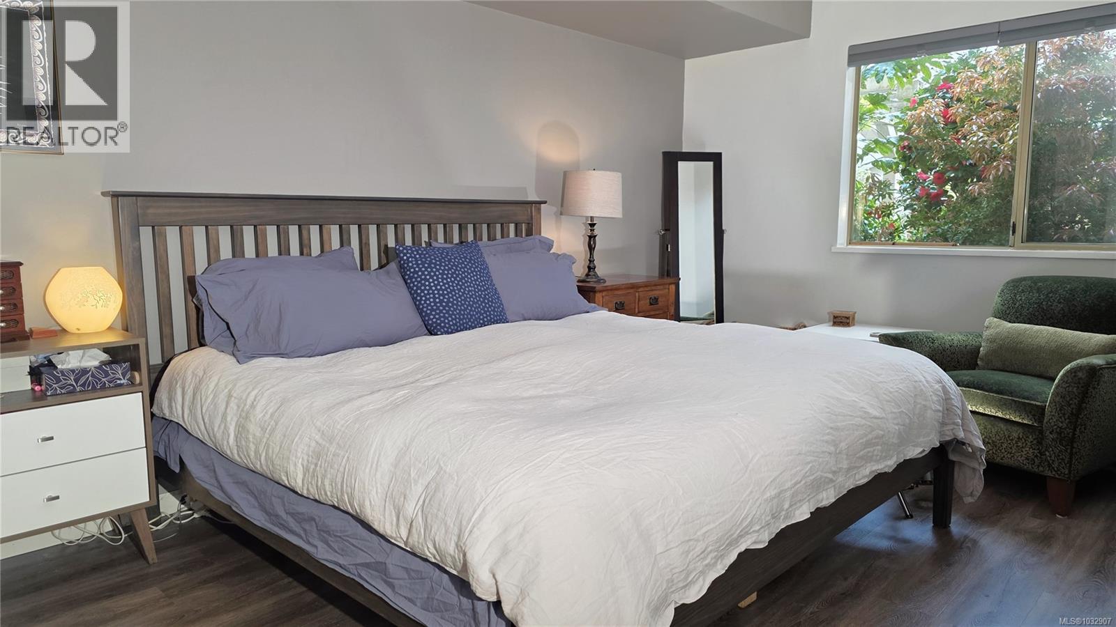 101 3400 Quadra Street, Saanich