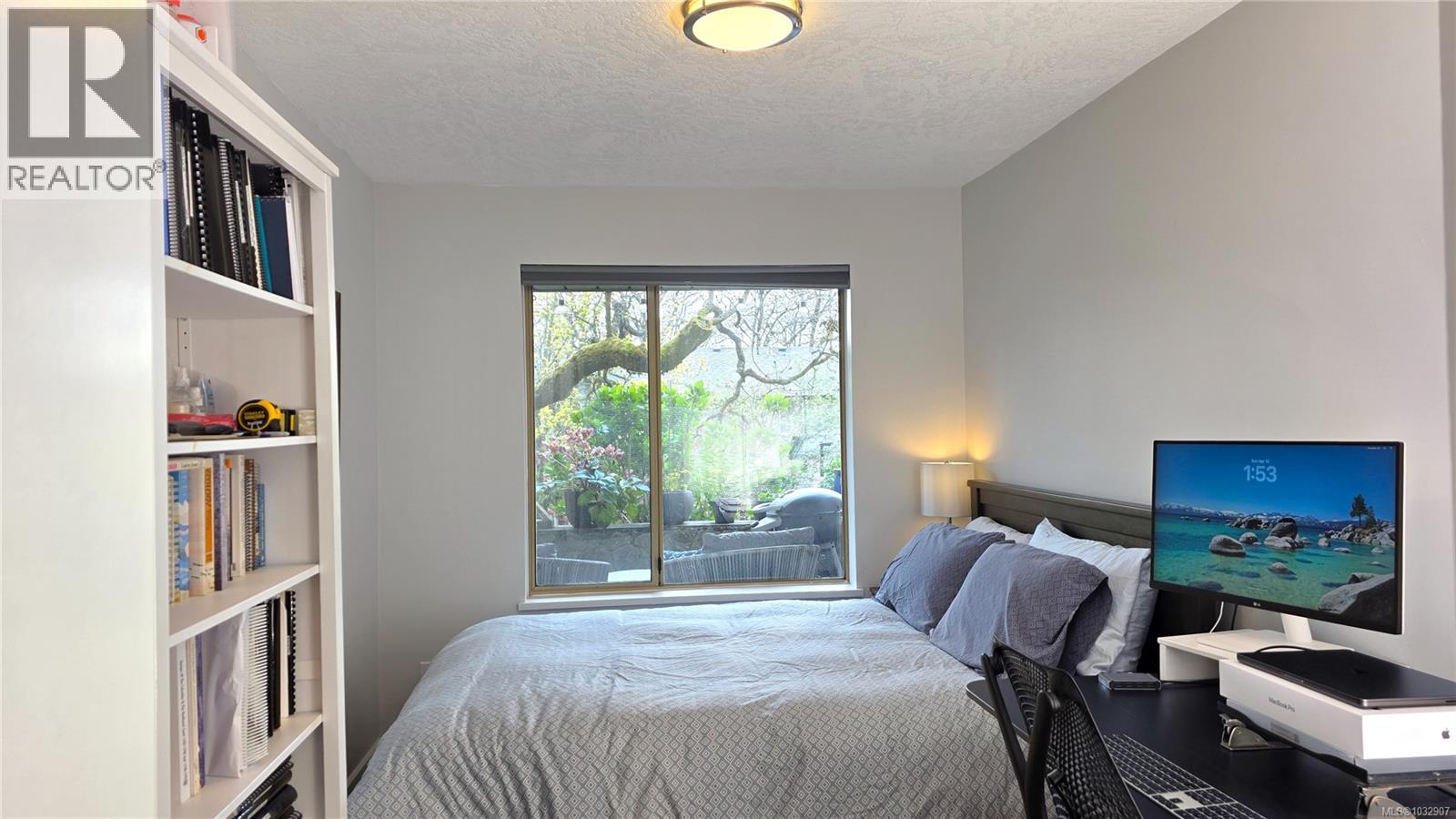 #101 3400 Quadra St - 34