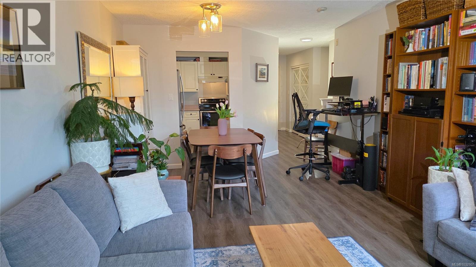 101 3400 Quadra Street, Saanich