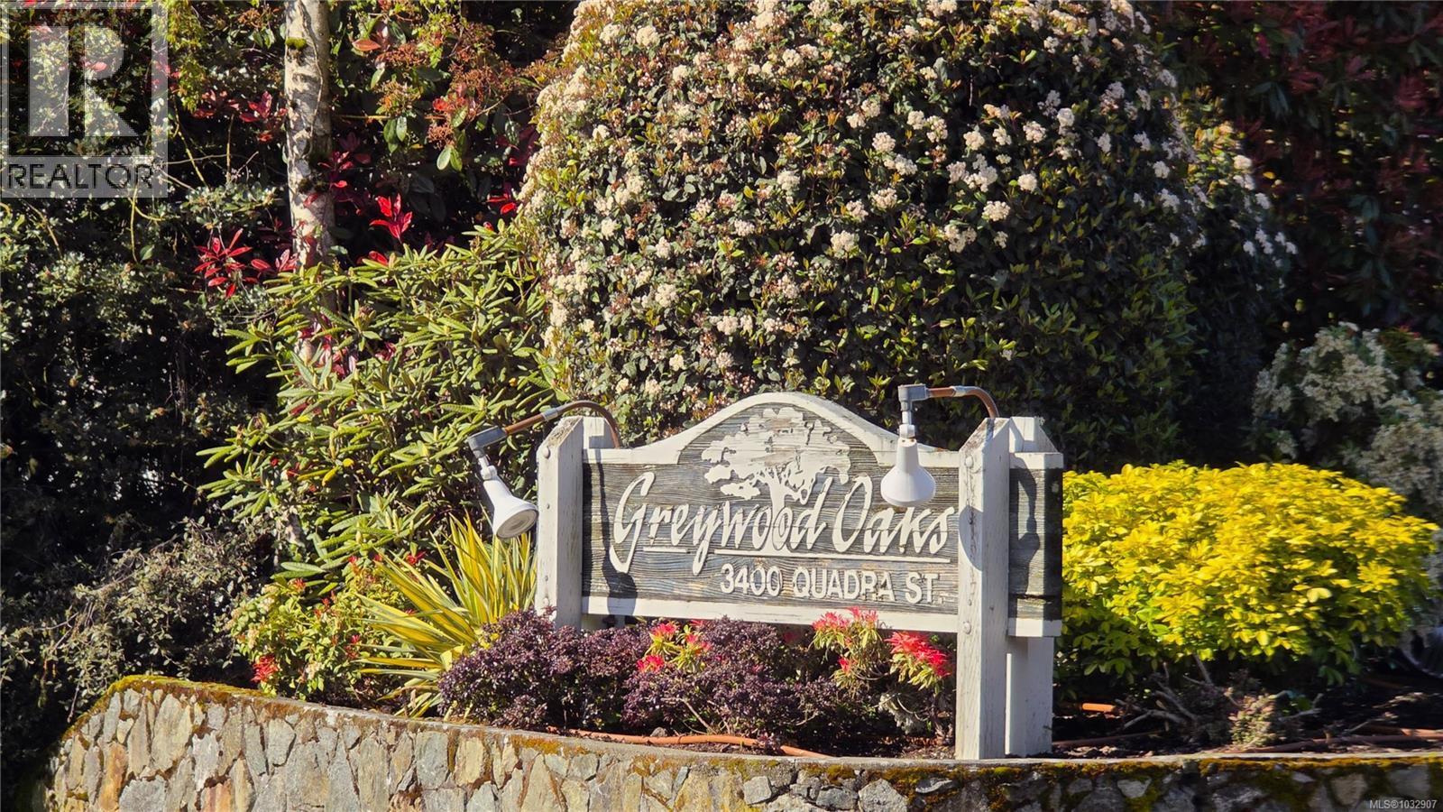 101 3400 Quadra Street, Saanich