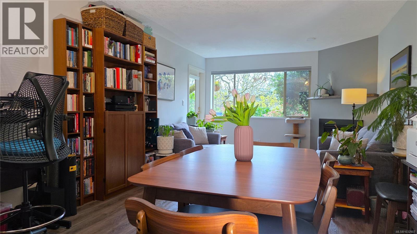 101 3400 Quadra Street, Saanich