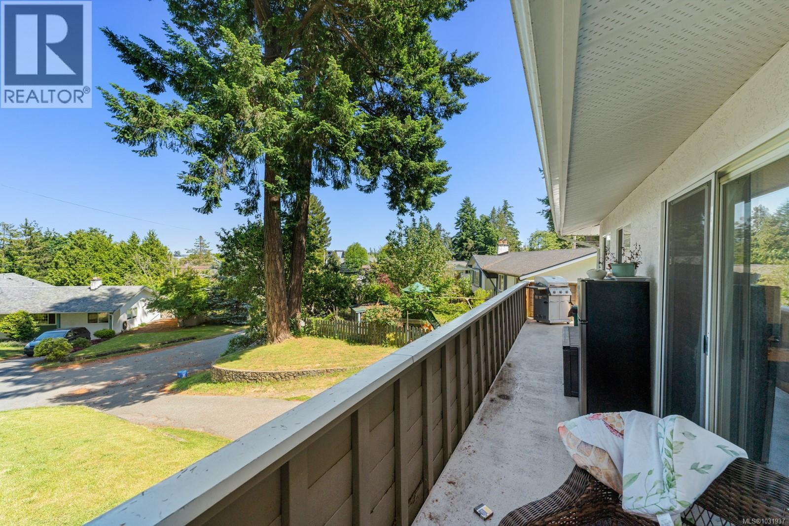 405 Tamarack Rd - 23