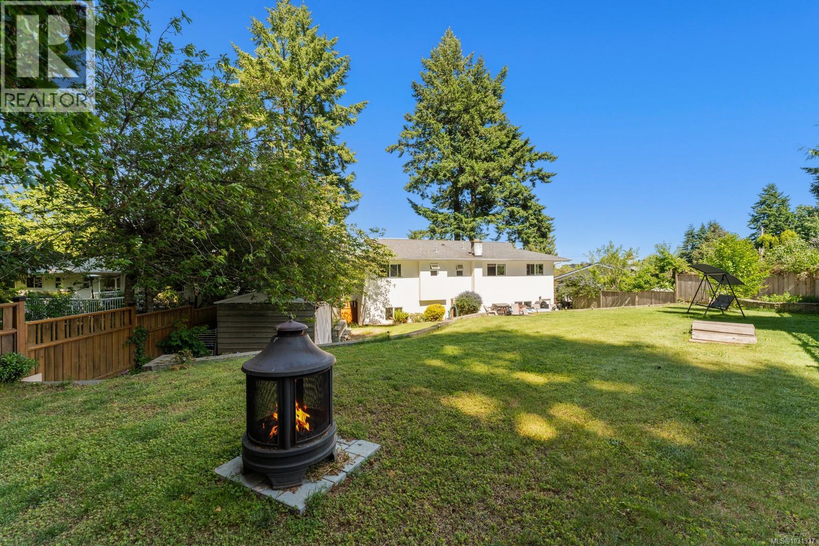 405 Tamarack Rd - 32