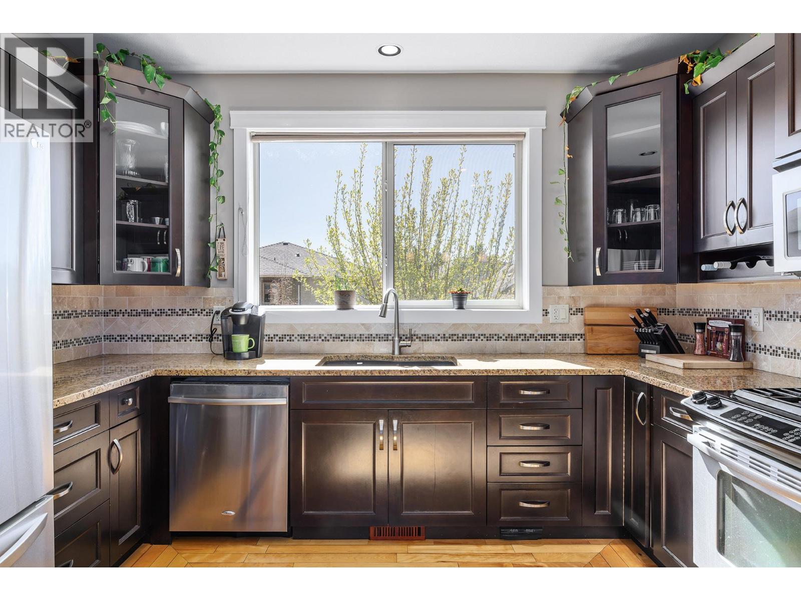  2054 Sunview Drive, West Kelowna