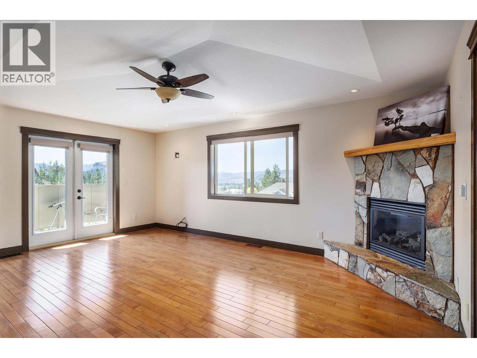 2054 Sunview Drive, West Kelowna