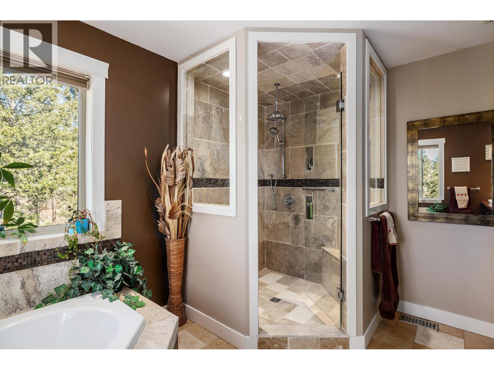  2054 Sunview Drive, West Kelowna