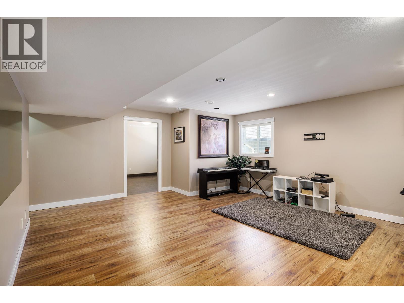  2054 Sunview Drive, West Kelowna