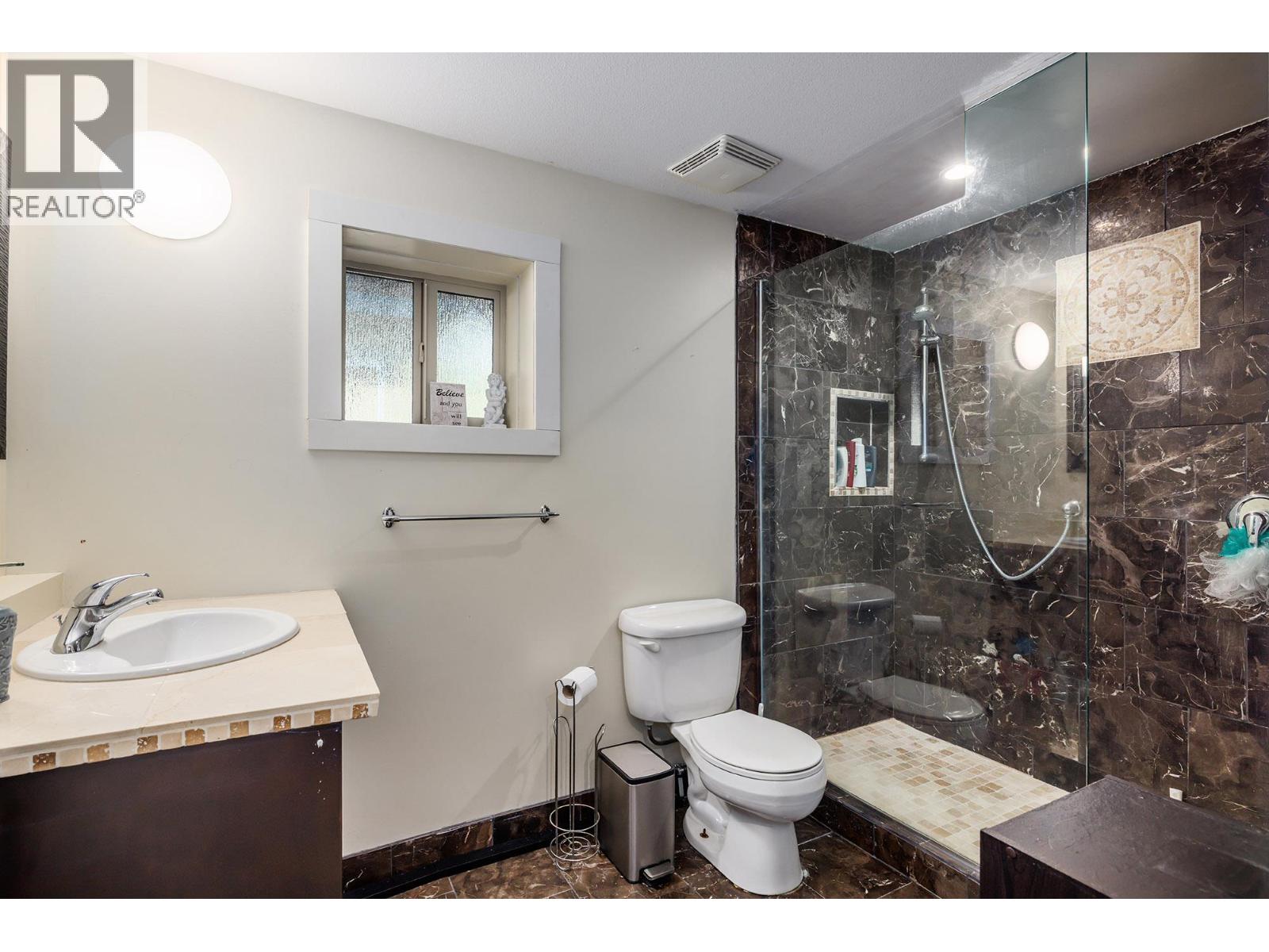  2054 Sunview Drive, West Kelowna