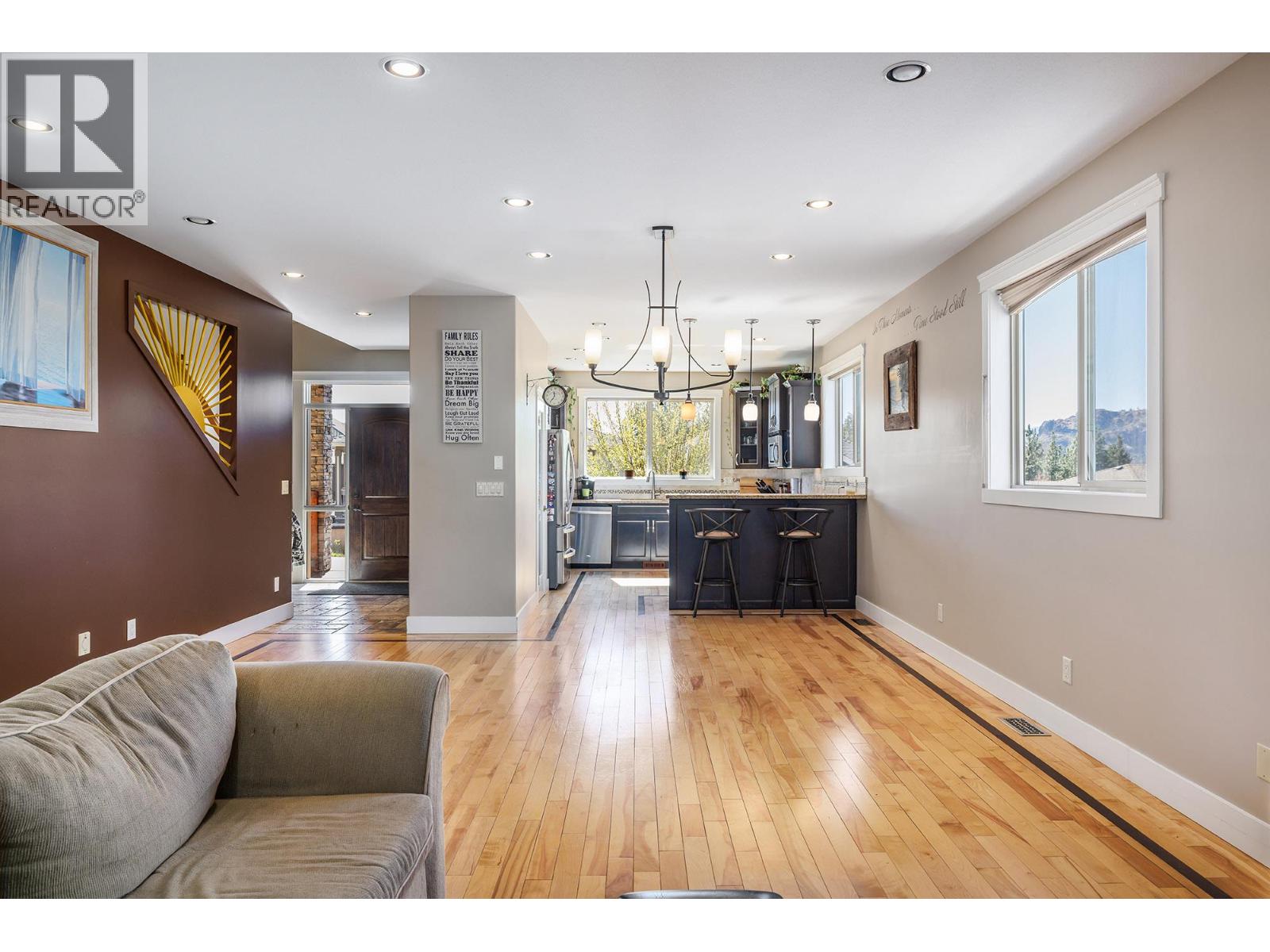  2054 Sunview Drive, West Kelowna