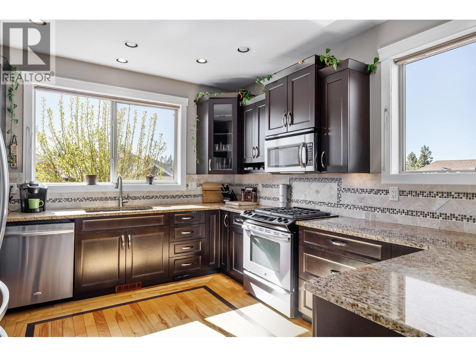  2054 Sunview Drive, West Kelowna