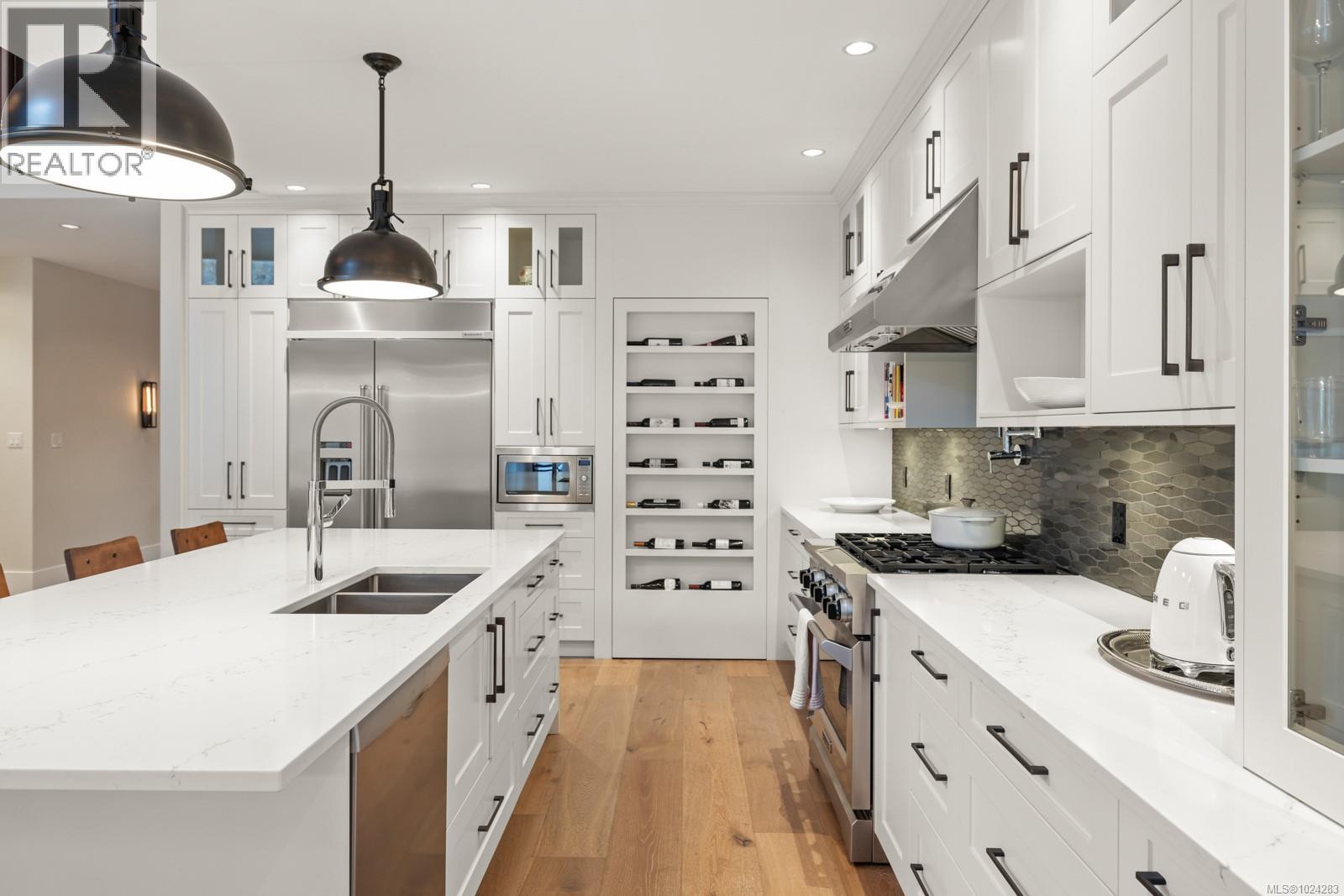  2149 Champions Way, Langford