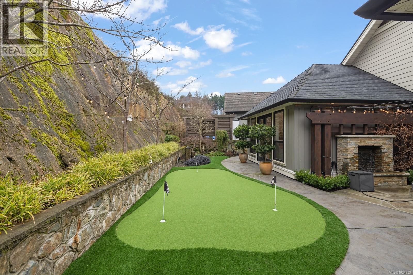  2149 Champions Way, Langford