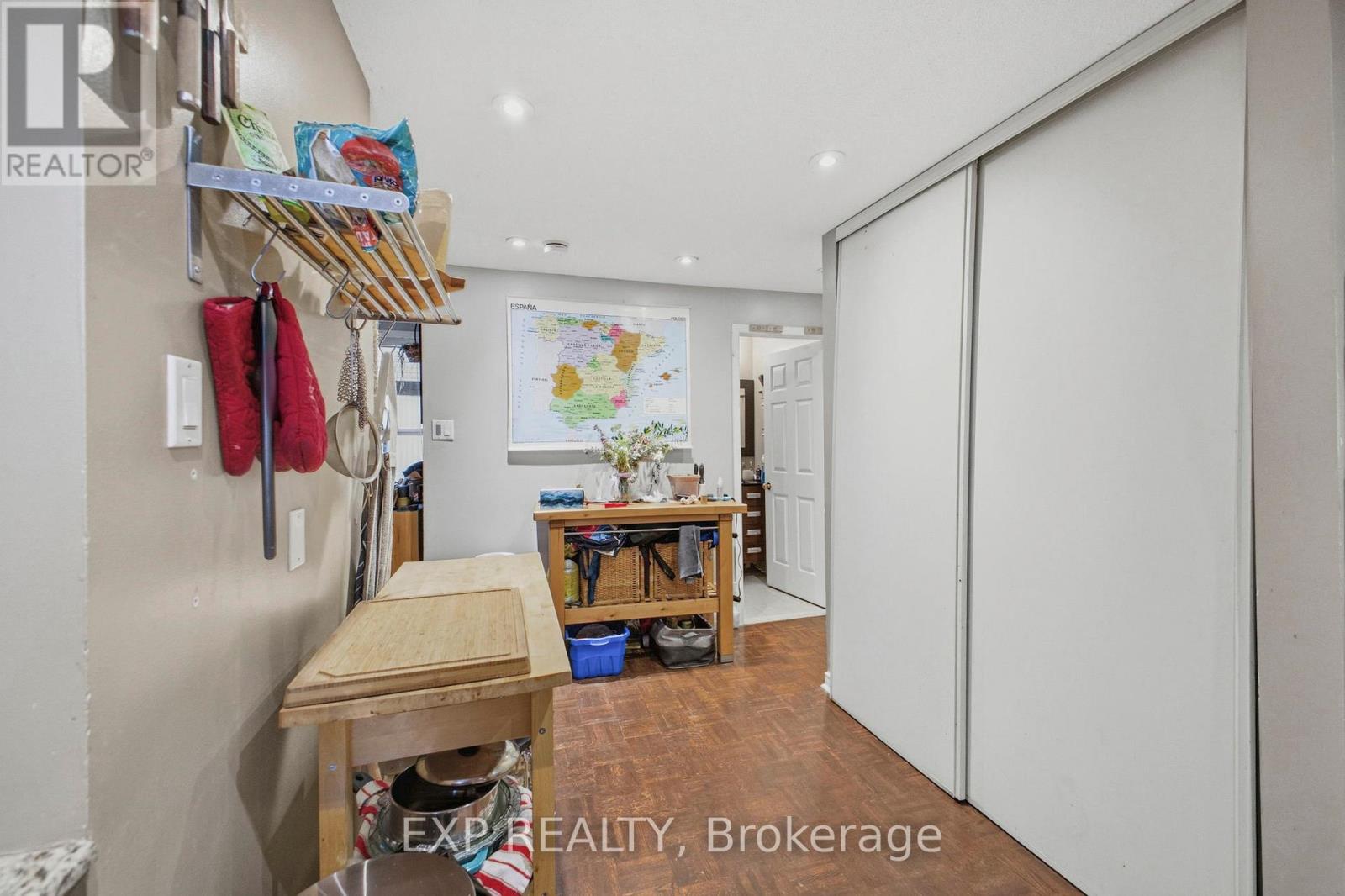 48 BOLTON STREET — photo 17