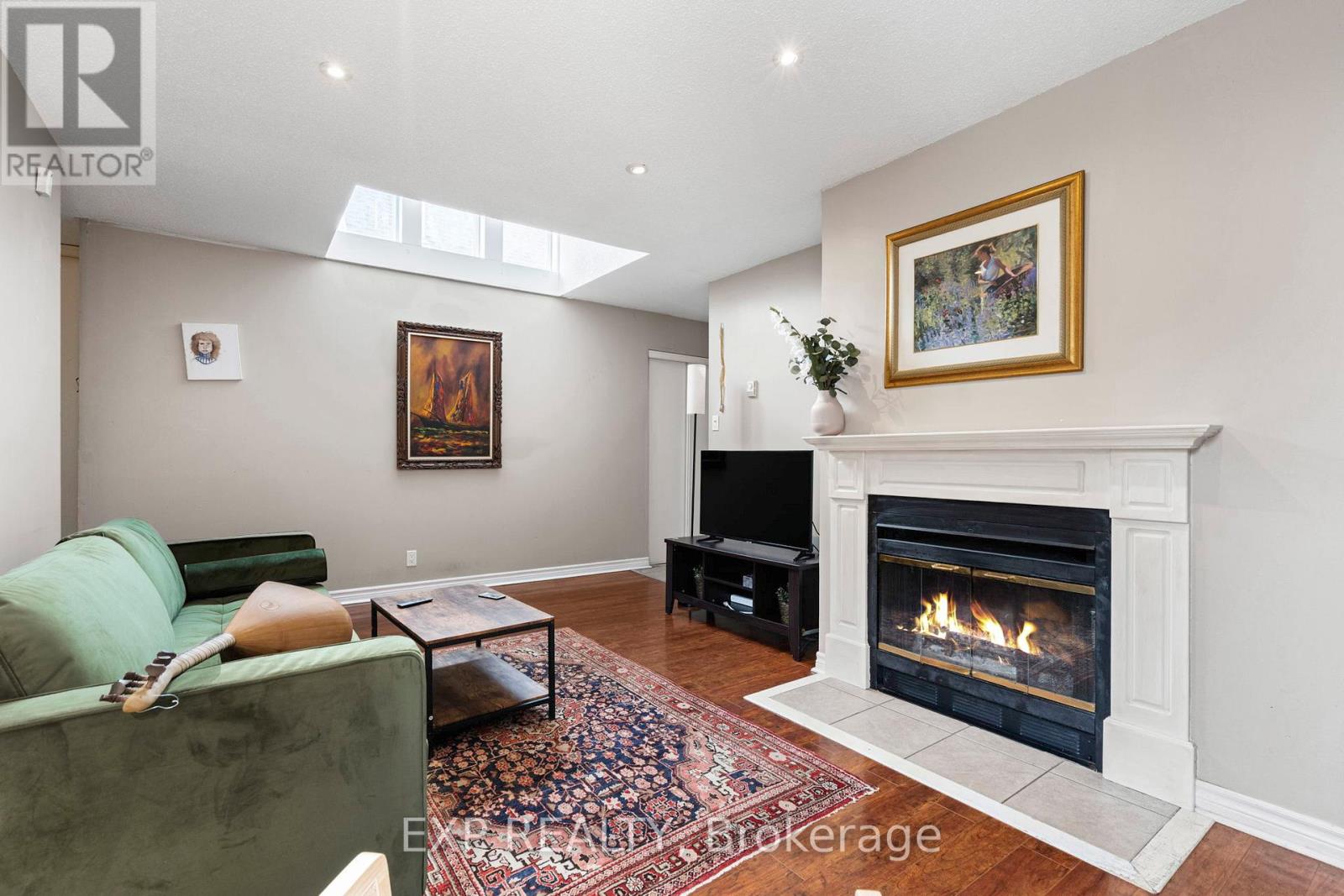48 BOLTON STREET — photo 22