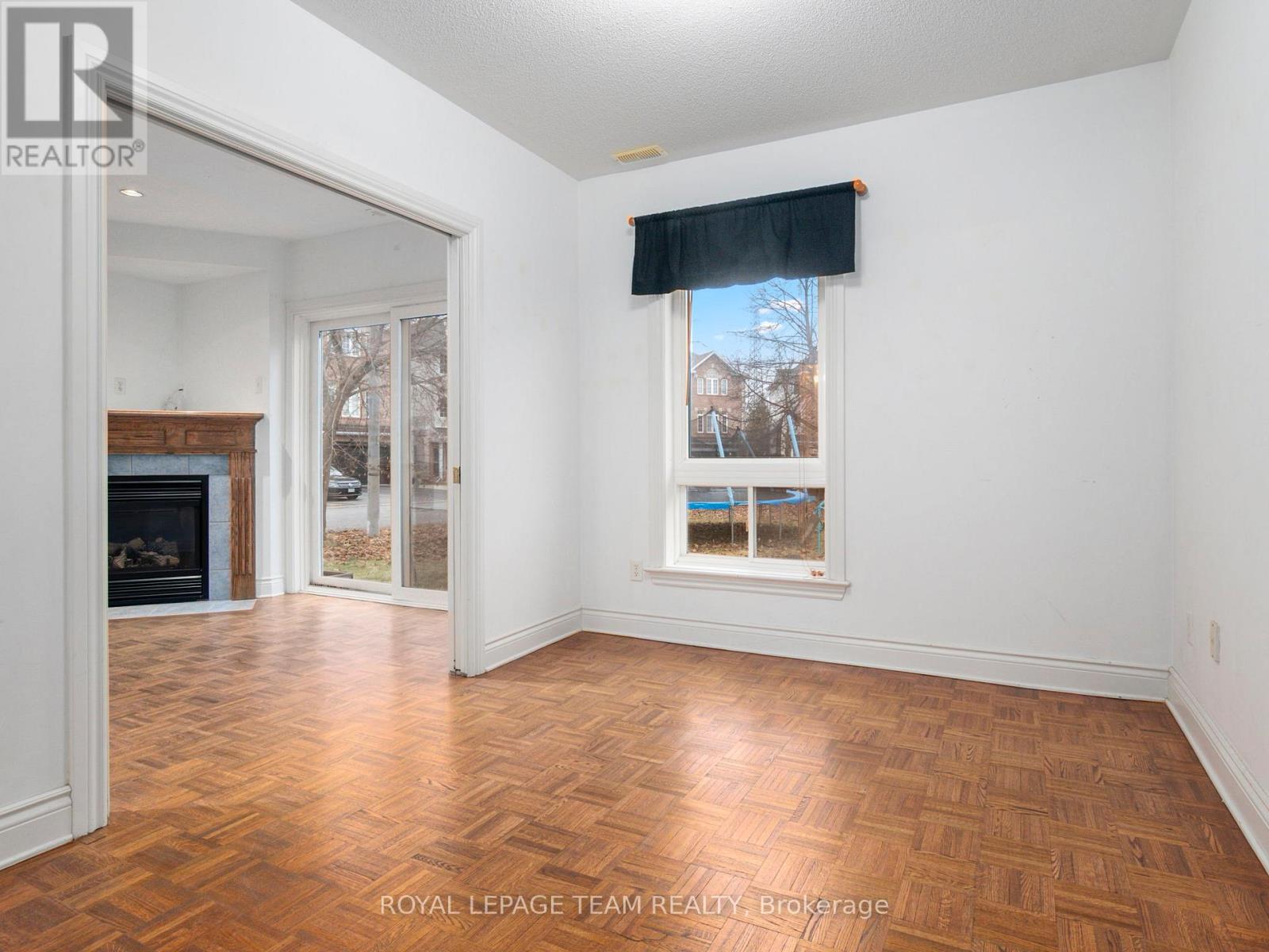 1 Bed, 1 Bath House for Rent in Ottawa – 51 CASTLE GLEN CRESCENT, Ottawa – MLS# X13022794 - Image 9