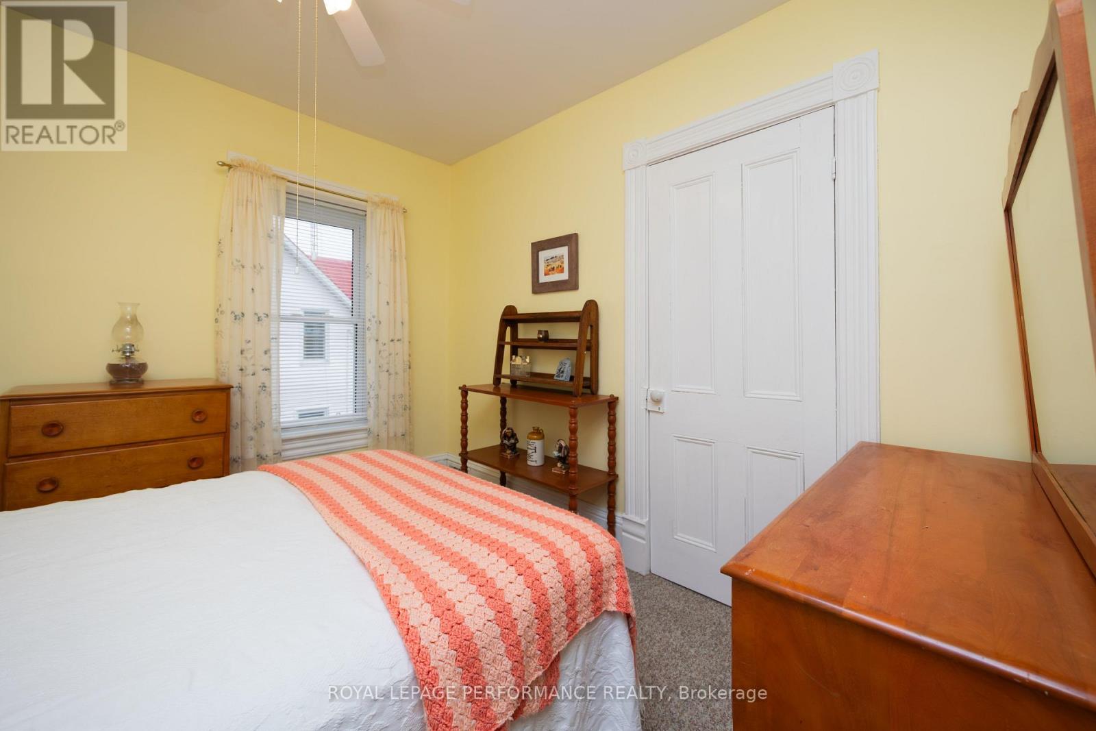 11 PETER STREET - 27