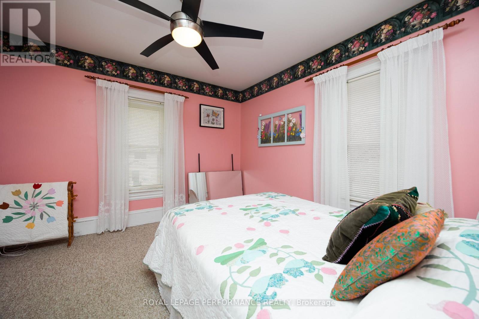 11 PETER STREET - 36