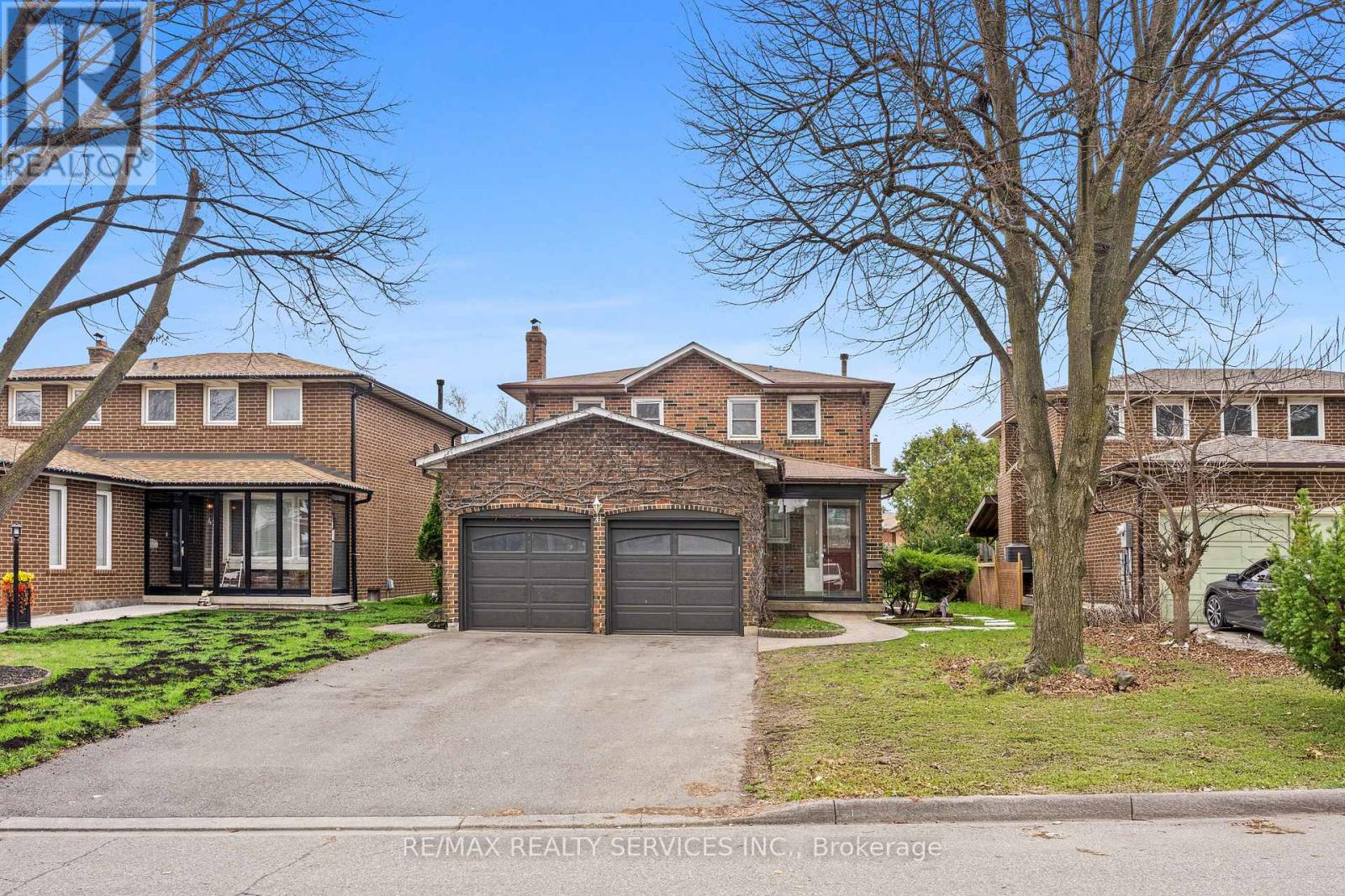 41 TANAGER SQUARE - 2