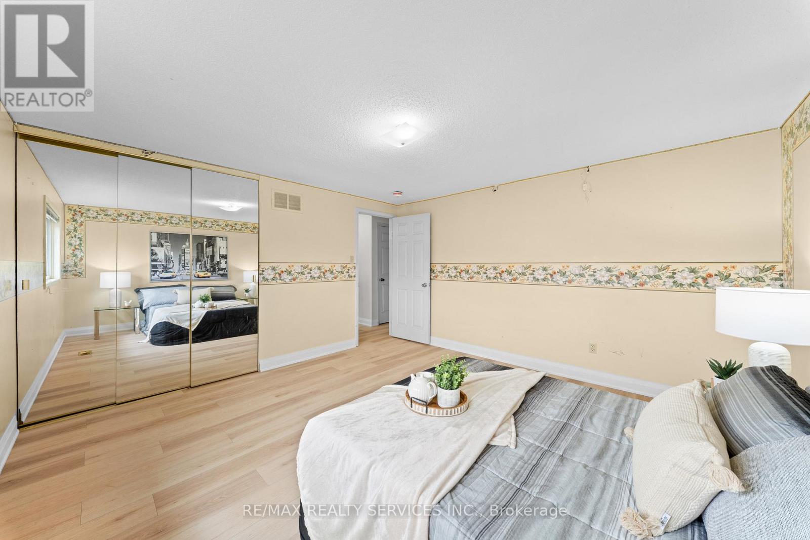 41 TANAGER SQUARE - 29