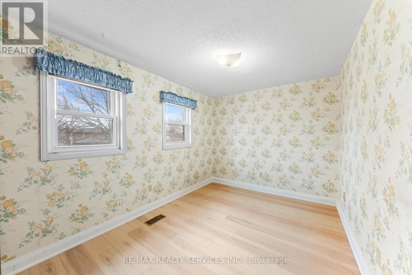 41 TANAGER SQUARE - 32