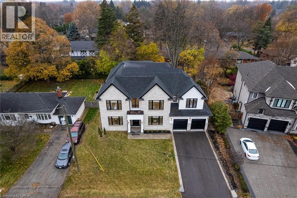 102 CUMMING Court, Ancaster, Ontario, L9G1V3 — Photo 2