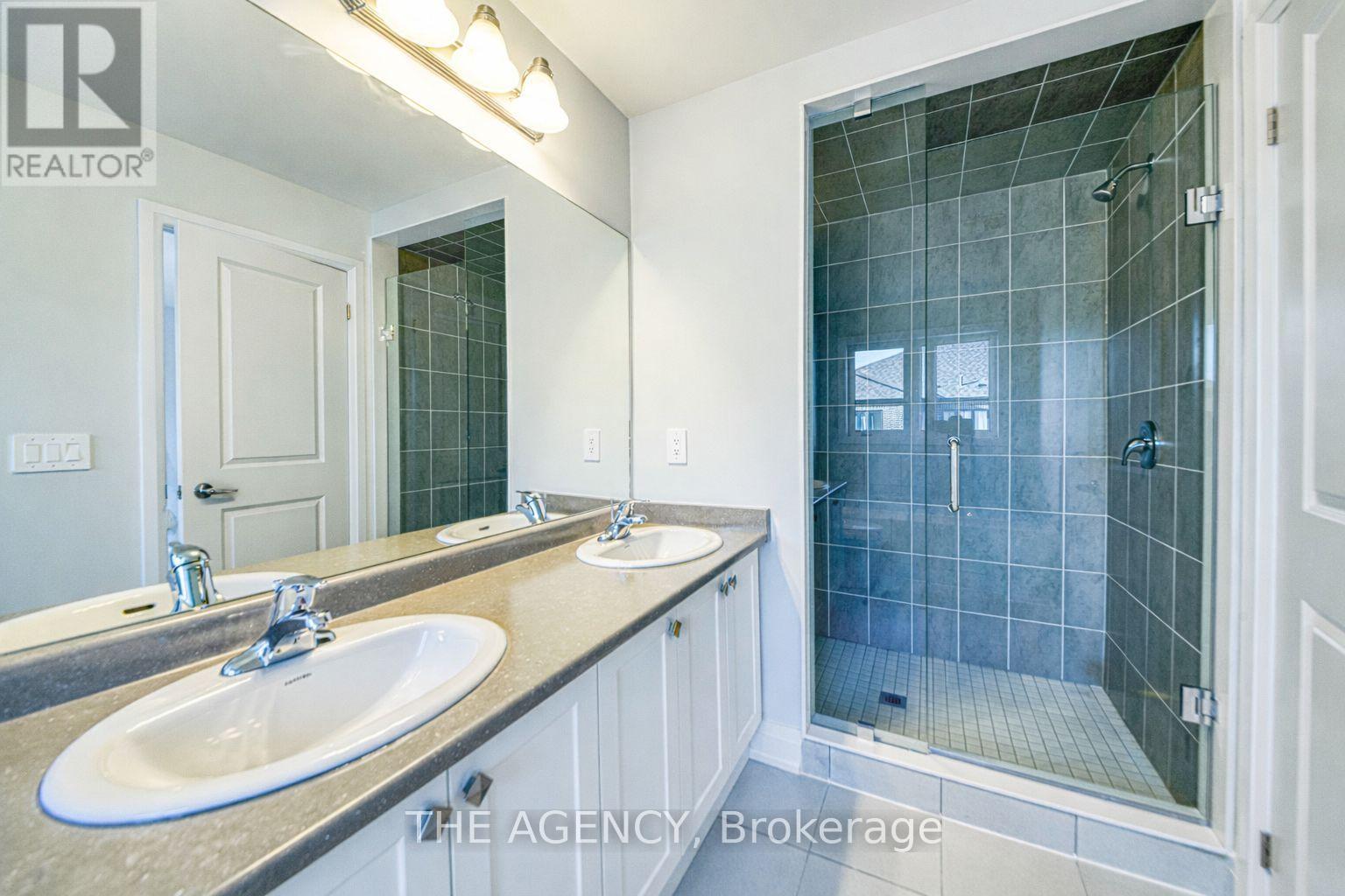 53 BUTLER BOULEVARD — photo 21