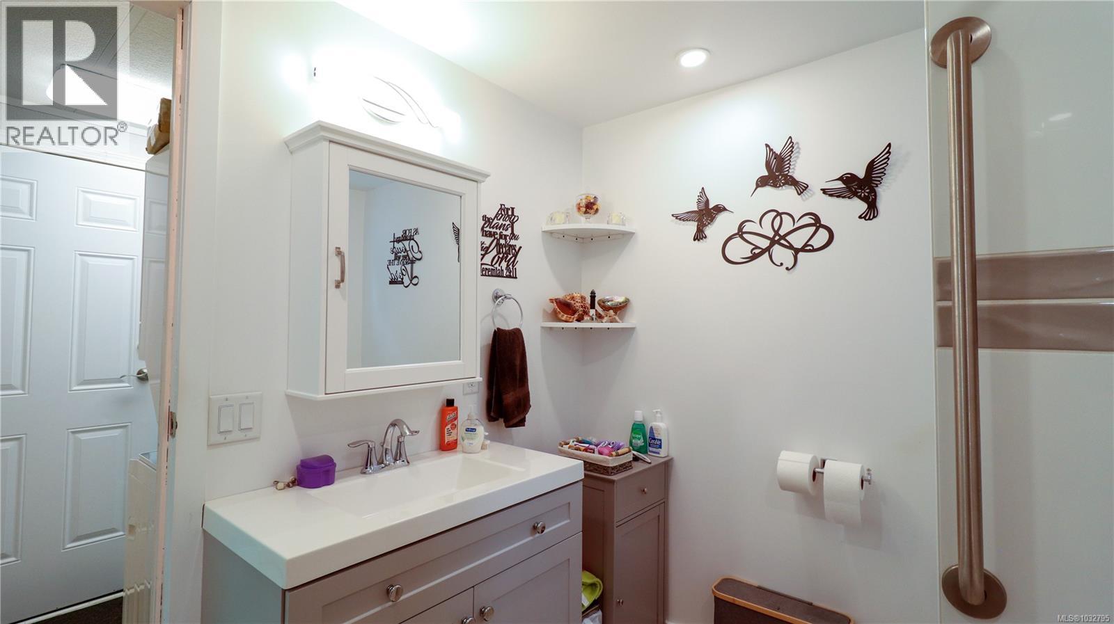 #2 1655 ALBERNI Hwy - 11