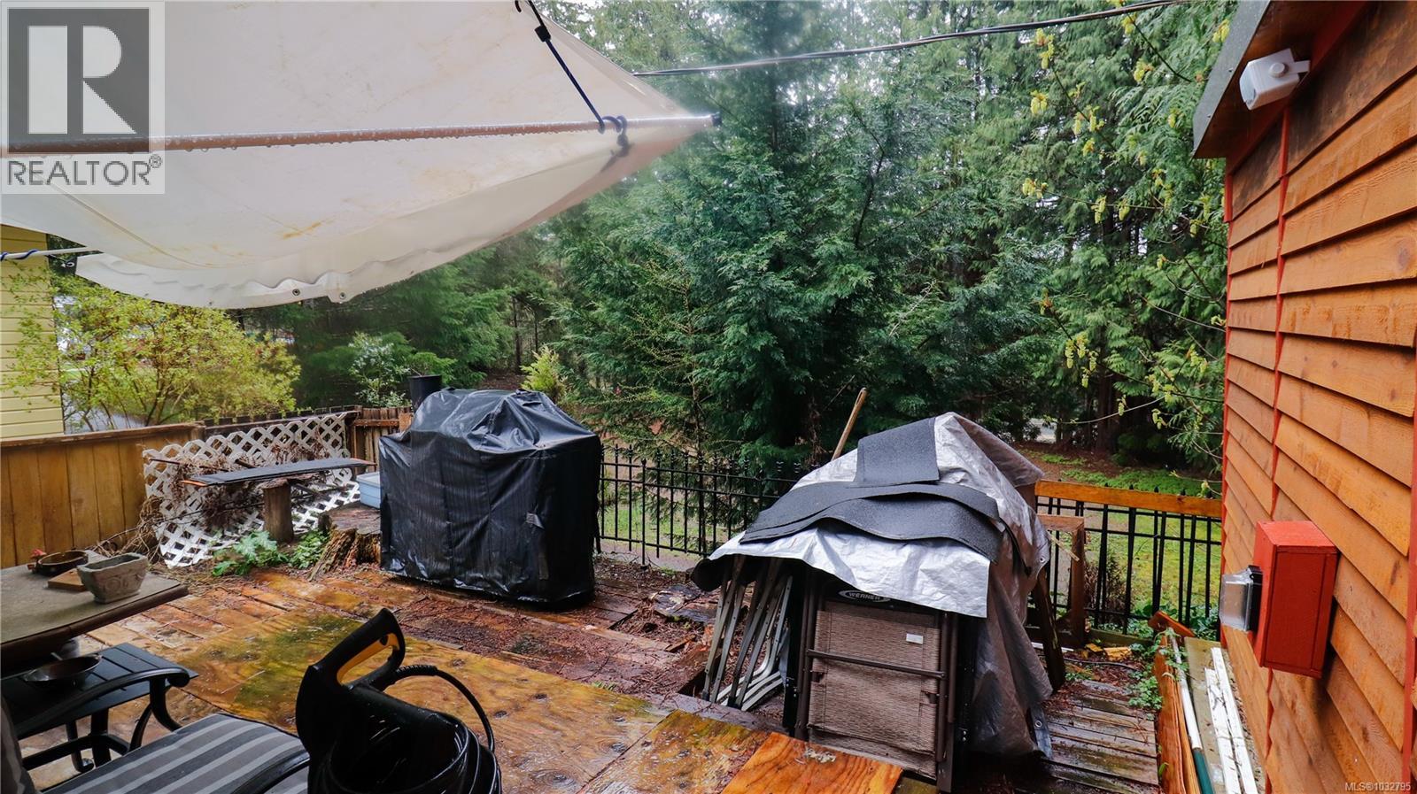 #2 1655 ALBERNI Hwy - 17