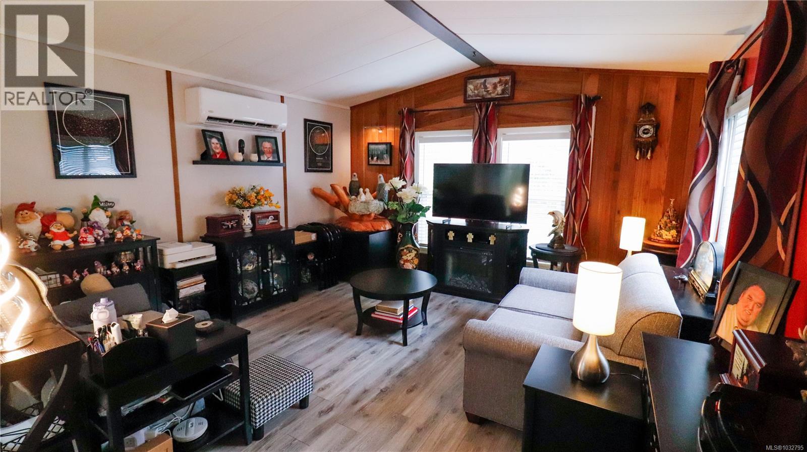 #2 1655 ALBERNI Hwy - Image 2