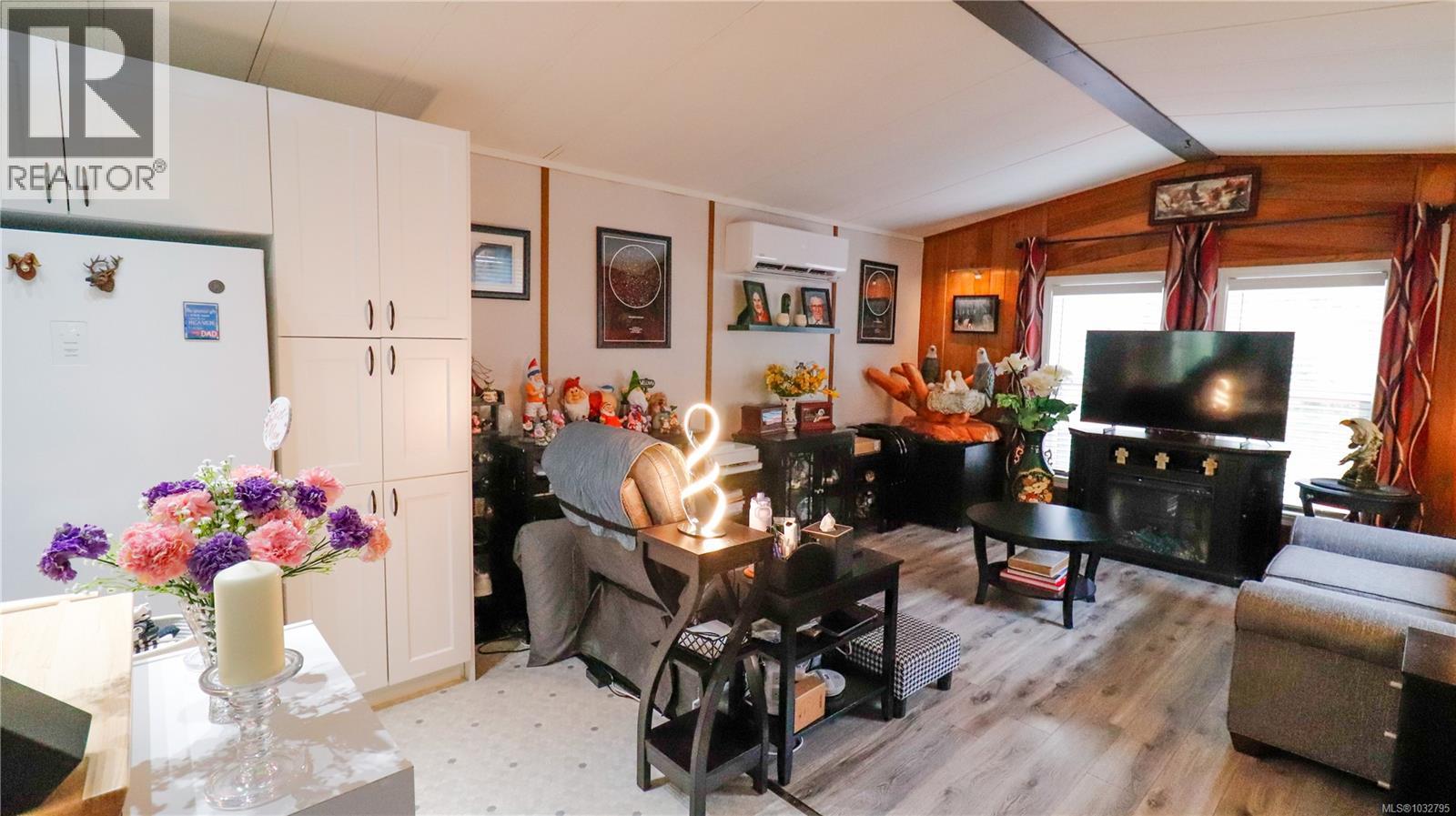 #2 1655 ALBERNI Hwy - 6