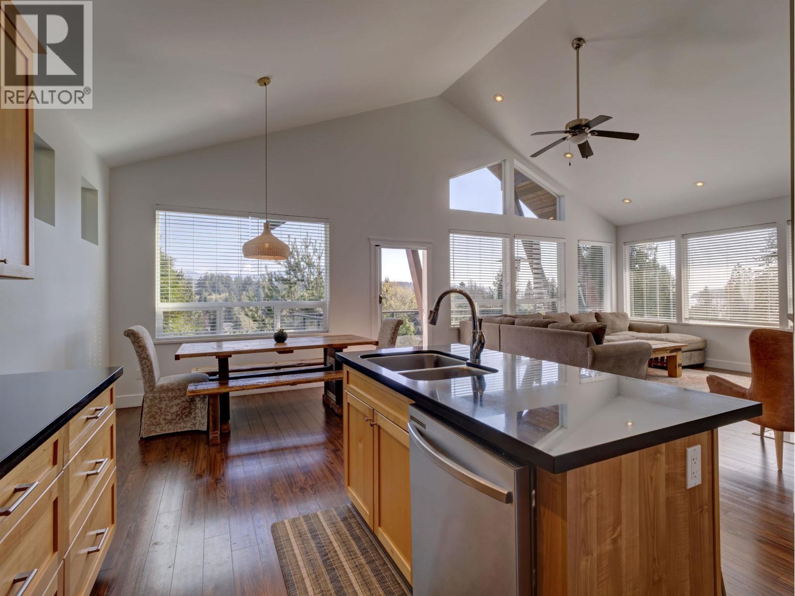 825 BAYVIEW HEIGHTS ROAD — photo 5