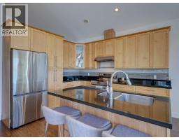 825 Bayview Heights Road, Gibsons, BC V0N1V8 Photo 9