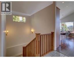 825 Bayview Heights Road, Gibsons, BC V0N1V8 Photo 16